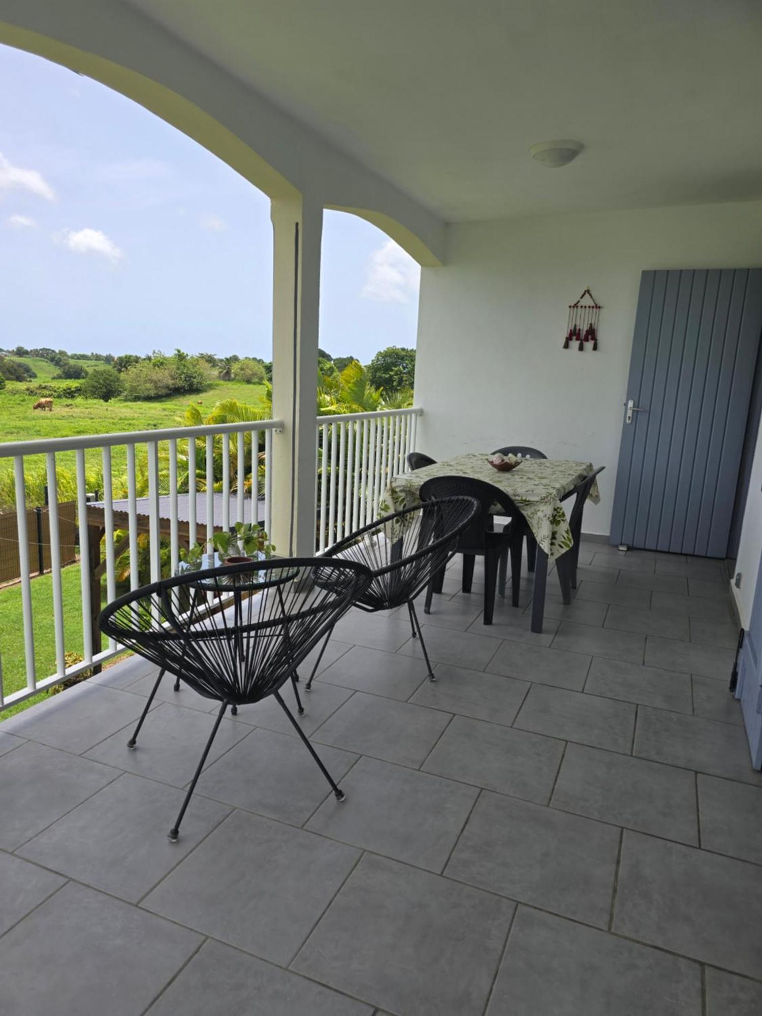Maison Laurencia - Appartement De L'Etage Sainte-Anne  Exteriör bild