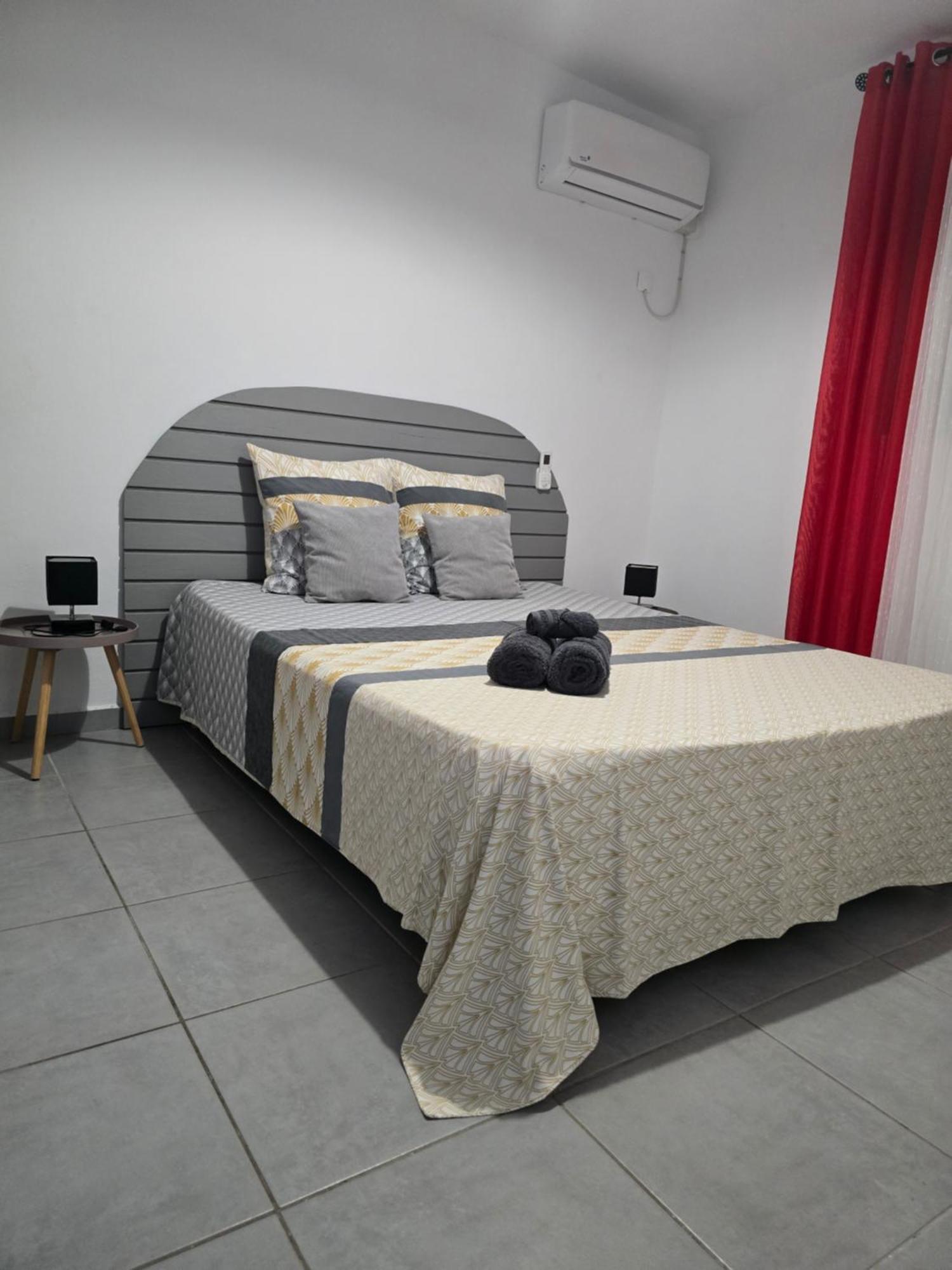 Maison Laurencia - Appartement De L'Etage Sainte-Anne  Exteriör bild