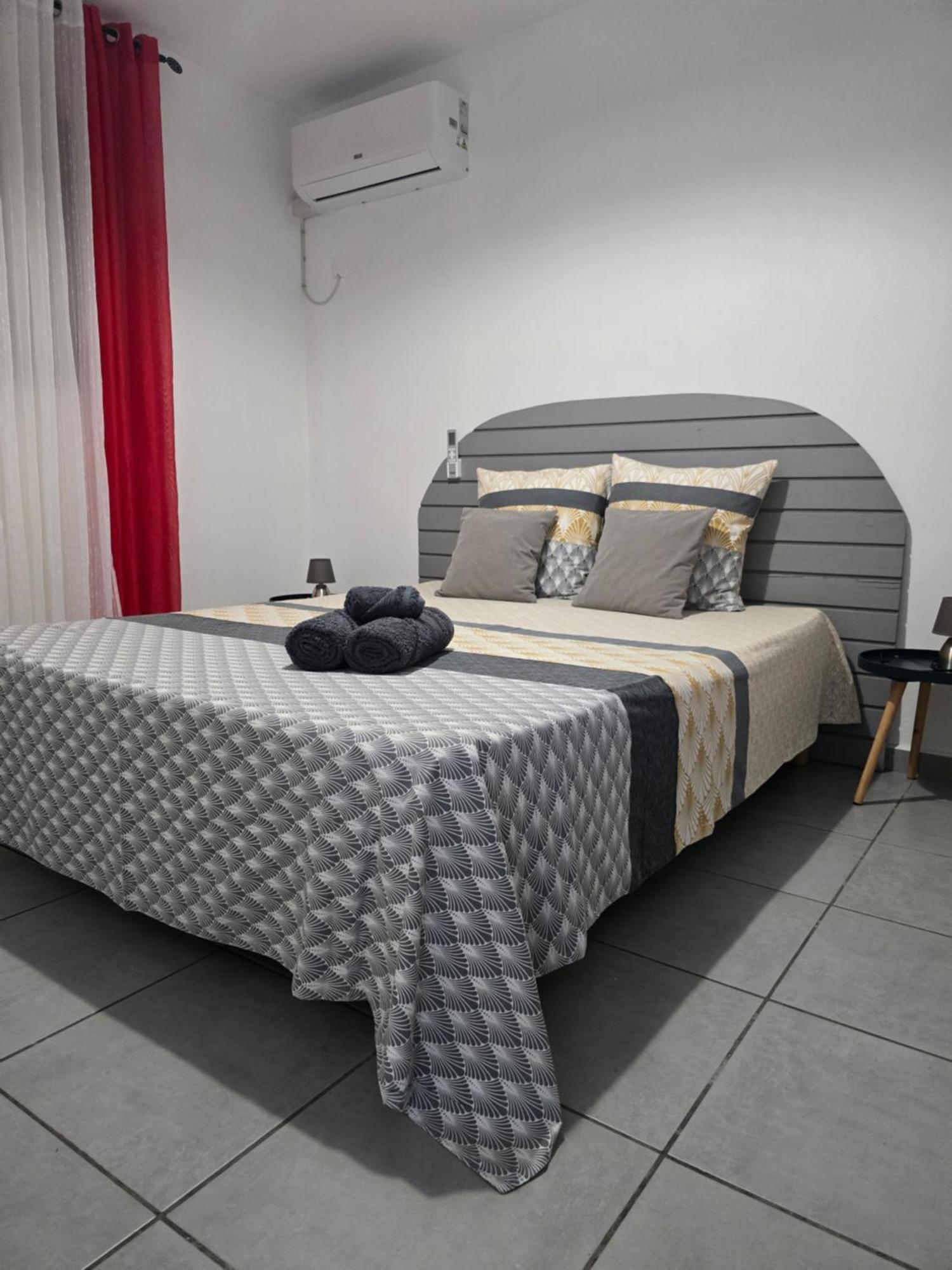 Maison Laurencia - Appartement De L'Etage Sainte-Anne  Exteriör bild